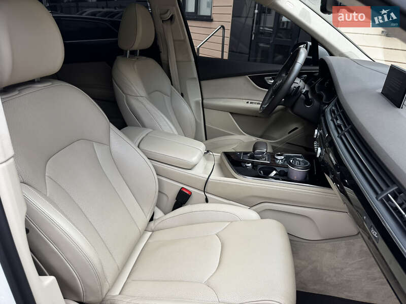 Внедорожник / Кроссовер Audi Q7 2017 в Киеве