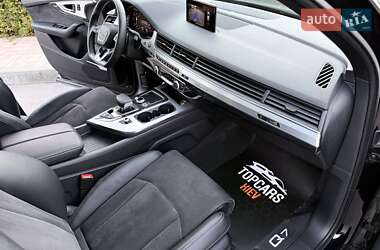 Позашляховик / Кросовер Audi Q7 2017 в 