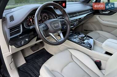 Внедорожник / Кроссовер Audi Q7 2018 в 