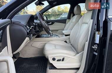 Внедорожник / Кроссовер Audi Q7 2018 в 