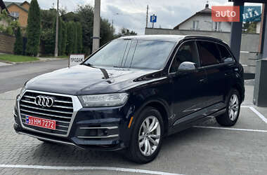 Позашляховик / Кросовер Audi Q7 2017 в Рівному
