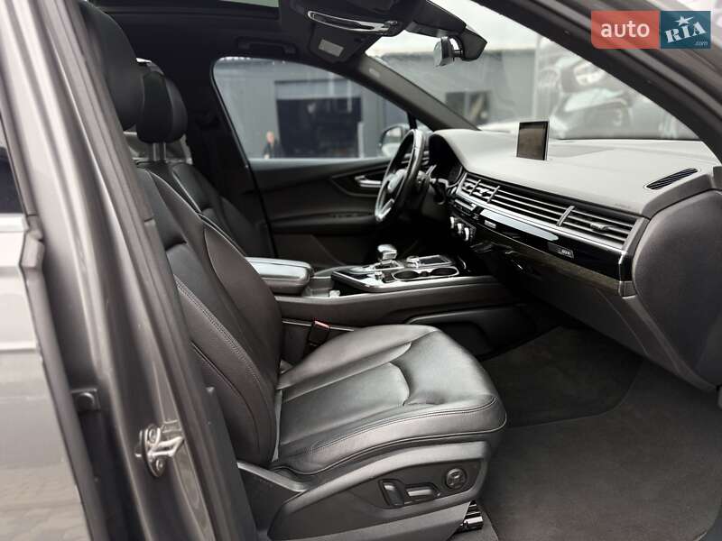 Внедорожник / Кроссовер Audi Q7 2017 в Львове