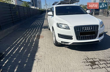 Позашляховик / Кросовер Audi Q7 2010 в 