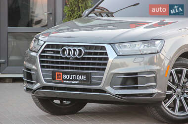 Внедорожник / Кроссовер Audi Q7 2016 в 