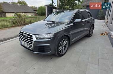 Внедорожник / Кроссовер Audi Q7 2016 в 