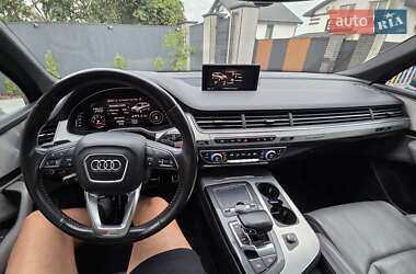 Внедорожник / Кроссовер Audi Q7 2016 в 