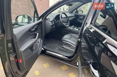 Позашляховик / Кросовер Audi Q7 2016 в 