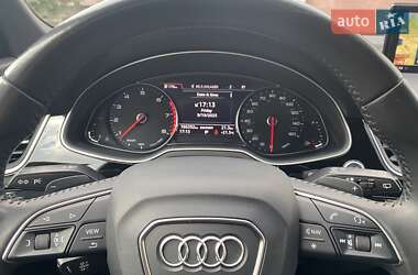 Позашляховик / Кросовер Audi Q7 2016 в 