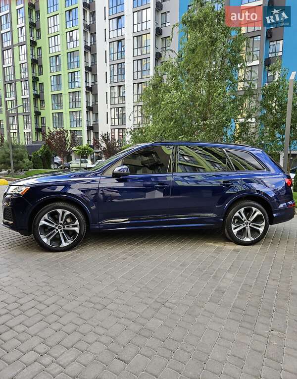 Позашляховик / Кросовер Audi Q7 2021 в Дніпрі