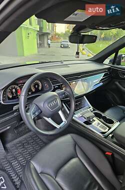 Внедорожник / Кроссовер Audi Q7 2021 в 