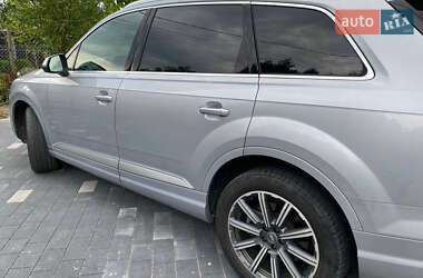 Позашляховик / Кросовер Audi Q7 2016 в 