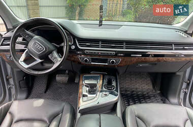 Позашляховик / Кросовер Audi Q7 2016 в 