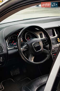 Внедорожник / Кроссовер Audi Q7 2011 в 