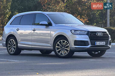 Позашляховик / Кросовер Audi Q7 2018 в 