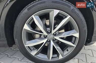 Позашляховик / Кросовер Audi Q7 2020 в 