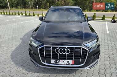 Позашляховик / Кросовер Audi Q7 2020 в 