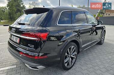 Позашляховик / Кросовер Audi Q7 2020 в 