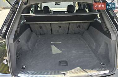Позашляховик / Кросовер Audi Q7 2020 в 