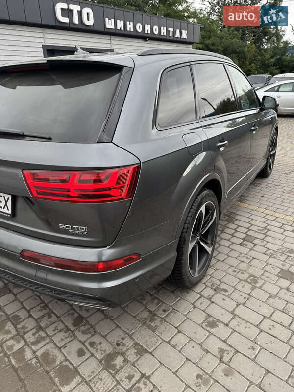 Позашляховик / Кросовер Audi Q7 2017 в Рокитному