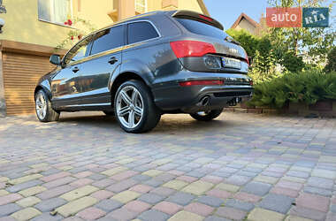 Позашляховик / Кросовер Audi Q7 2011 в 