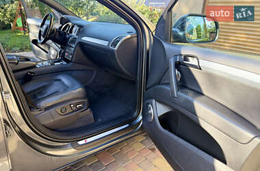 Позашляховик / Кросовер Audi Q7 2011 в 