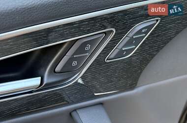 Позашляховик / Кросовер Audi Q7 2020 в 