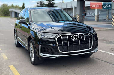 Позашляховик / Кросовер Audi Q7 2020 в 