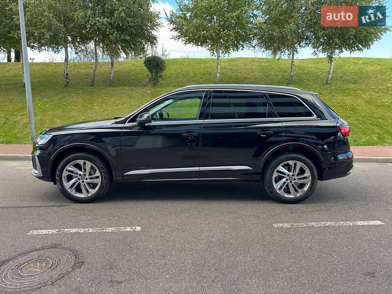 Позашляховик / Кросовер Audi Q7 2020 в Києві