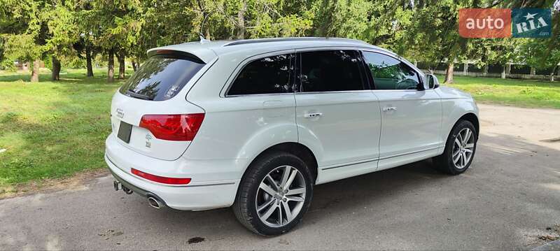 Позашляховик / Кросовер Audi Q7 2015 в Дубні