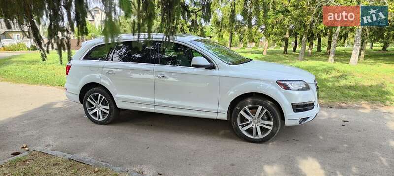 Позашляховик / Кросовер Audi Q7 2015 в Дубні