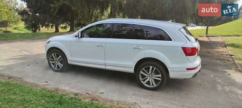 Позашляховик / Кросовер Audi Q7 2015 в Дубні