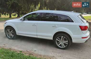 Внедорожник / Кроссовер Audi Q7 2015 в 