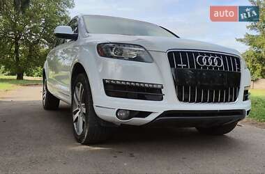 Внедорожник / Кроссовер Audi Q7 2015 в 