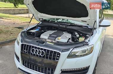 Внедорожник / Кроссовер Audi Q7 2015 в 