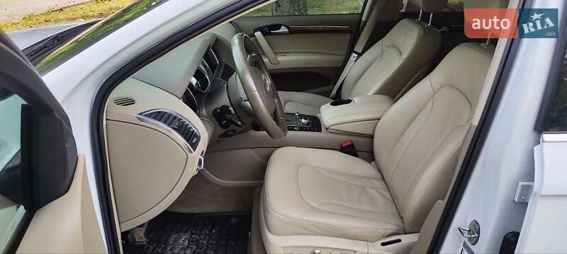 Позашляховик / Кросовер Audi Q7 2015 в Дубні
