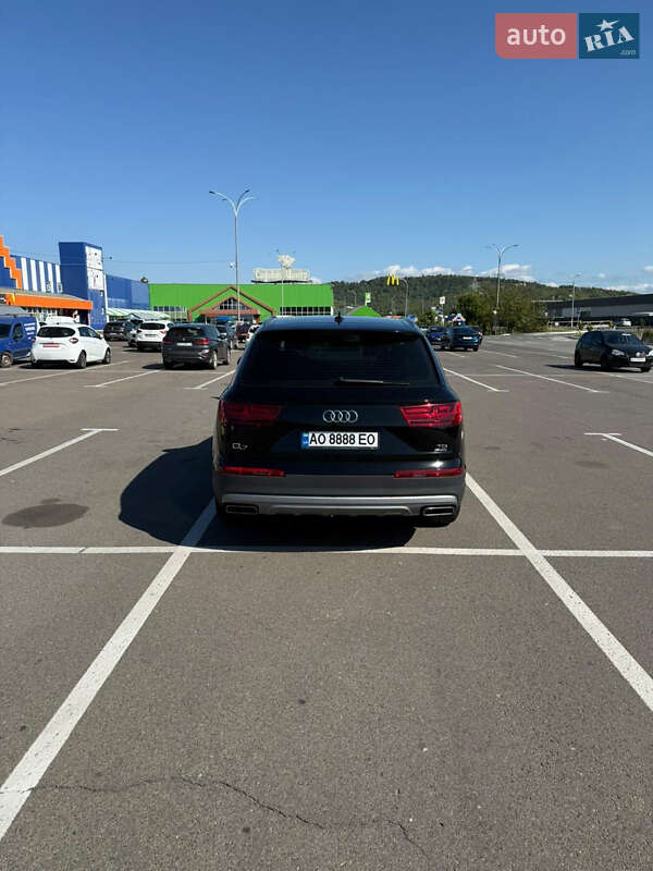 Внедорожник / Кроссовер Audi Q7 2017 в Мукачево