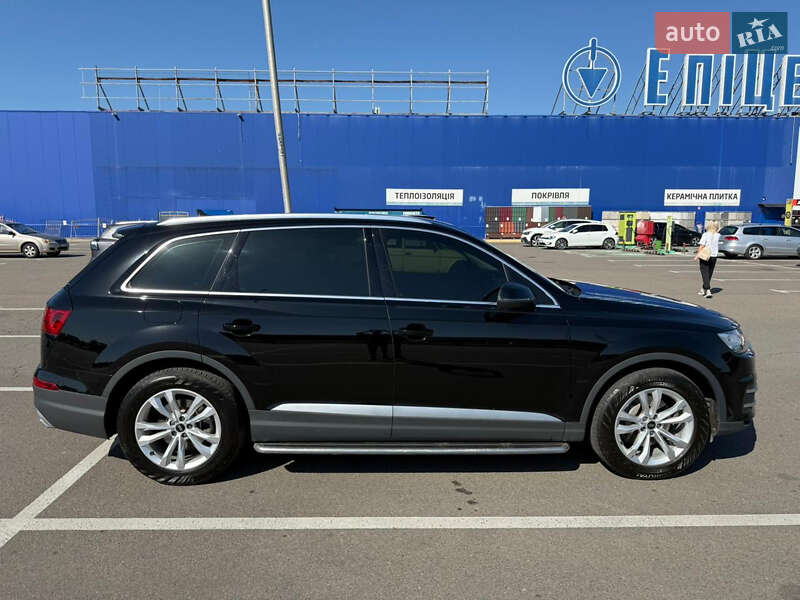 Внедорожник / Кроссовер Audi Q7 2017 в Мукачево
