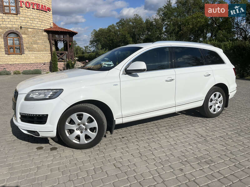 Позашляховик / Кросовер Audi Q7 2013 в Тернополі