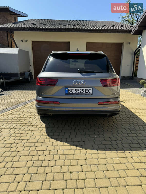 Внедорожник / Кроссовер Audi Q7 2015 в Стрые
