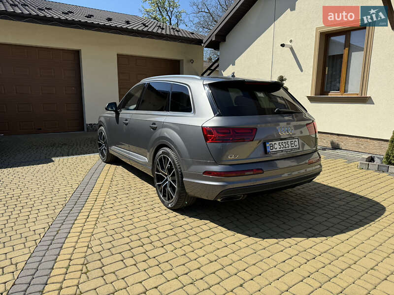 Внедорожник / Кроссовер Audi Q7 2015 в Стрые