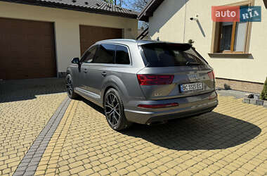 Позашляховик / Кросовер Audi Q7 2015 в 