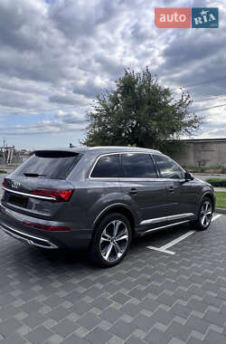 Внедорожник / Кроссовер Audi Q7 2023 в 