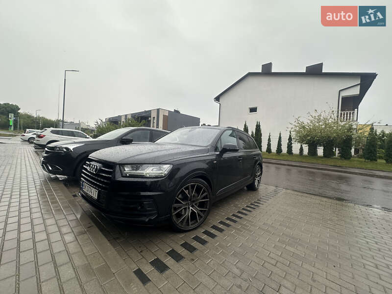 Внедорожник / Кроссовер Audi Q7 2019 в 