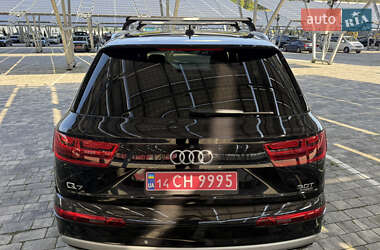 Внедорожник / Кроссовер Audi Q7 2017 в 