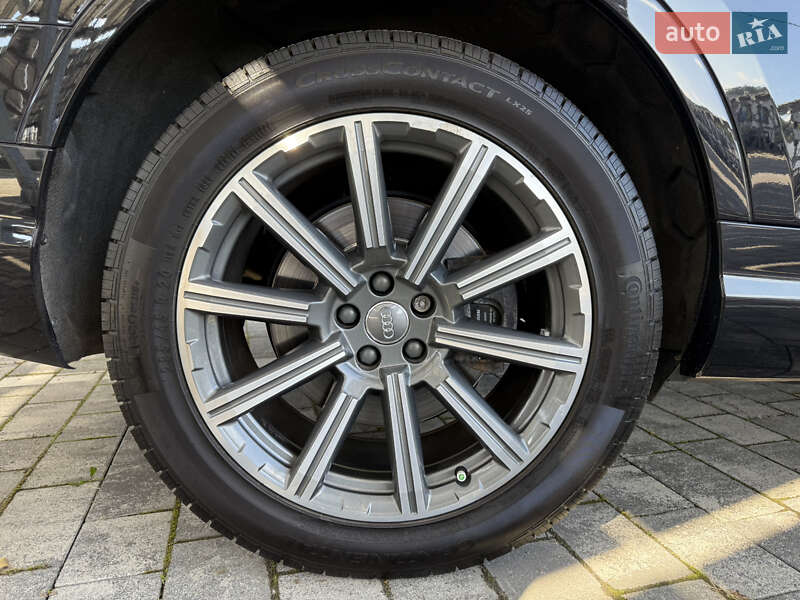 Позашляховик / Кросовер Audi Q7 2017 в Львові