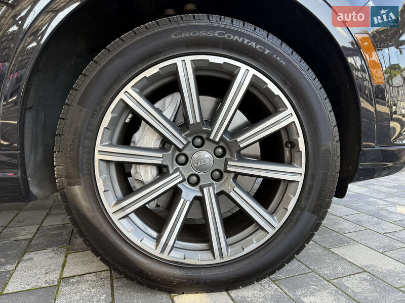 Позашляховик / Кросовер Audi Q7 2017 в Львові