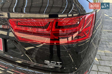 Внедорожник / Кроссовер Audi Q7 2017 в 