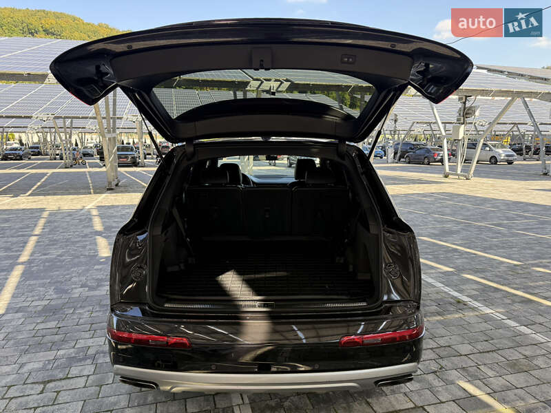 Позашляховик / Кросовер Audi Q7 2017 в Львові