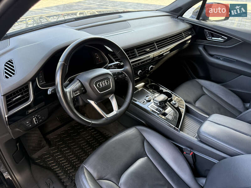 Позашляховик / Кросовер Audi Q7 2017 в Львові