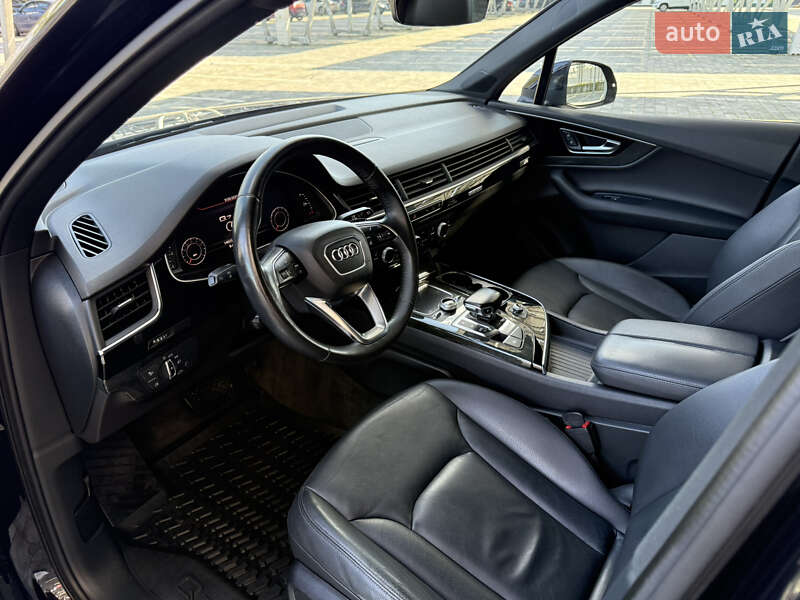 Позашляховик / Кросовер Audi Q7 2017 в Львові